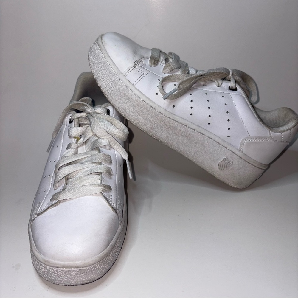 K-SWISS Classic PF Platform Low Leather Sneaker, Ortholite Liner White Women 7.5
